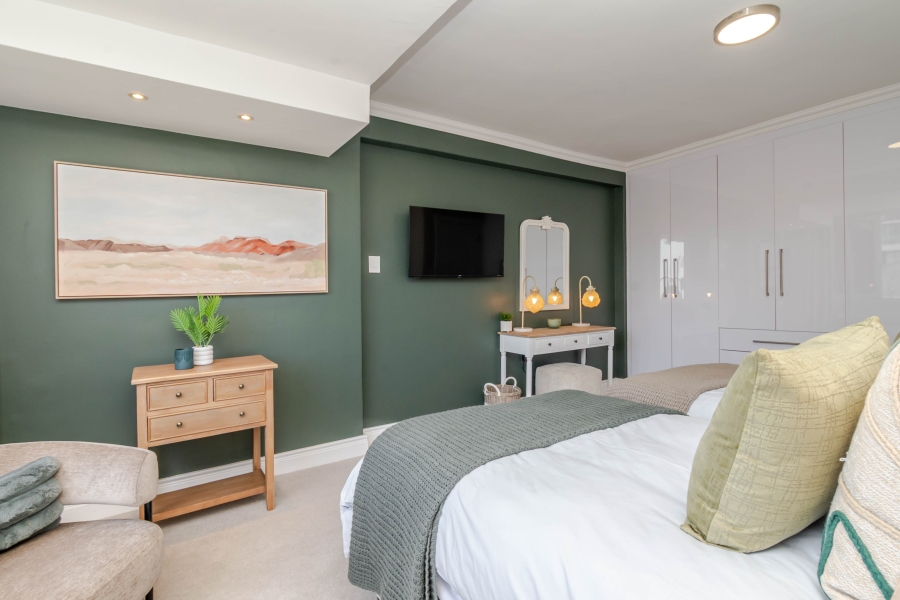 To Let 2 Bedroom Property for Rent in Green Point Western Cape